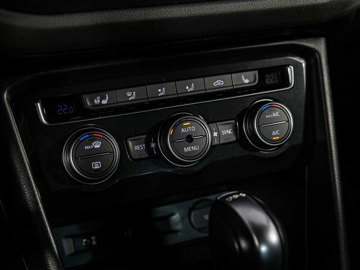 Купить Volkswagen Tiguan с пробегом. Фото: #17