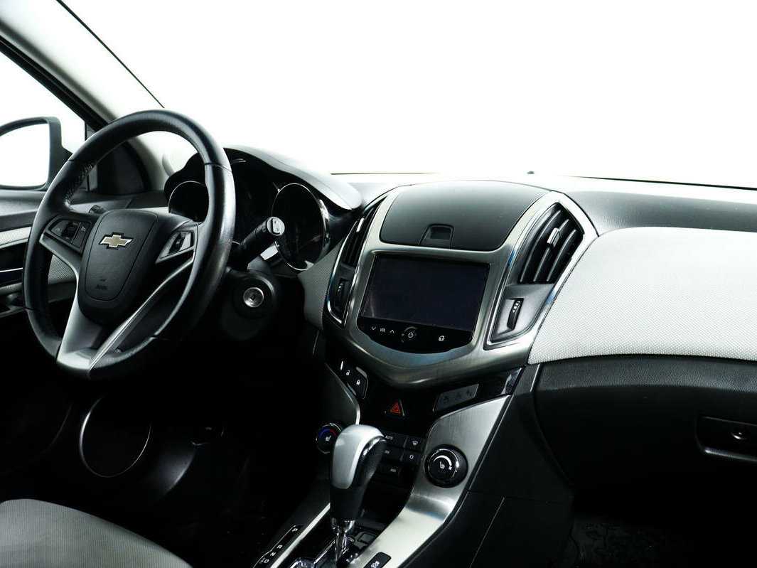 Купить Chevrolet Cruze с пробегом. Фото: #8
