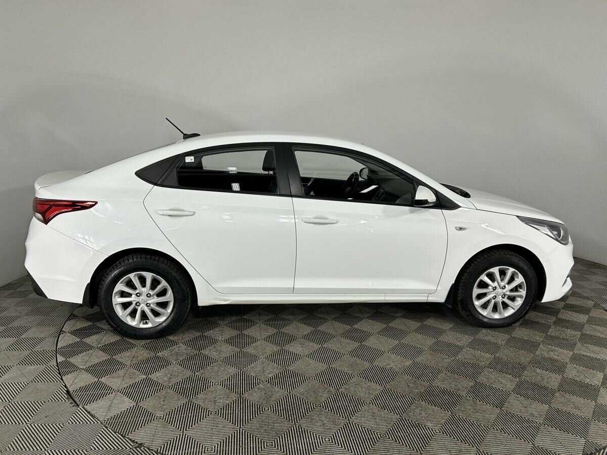 Купить Hyundai Solaris с пробегом. Фото: #3