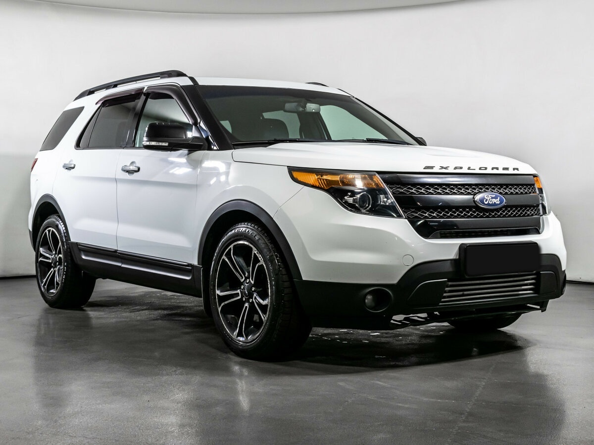 Купить Ford Explorer с пробегом. Фото: #2