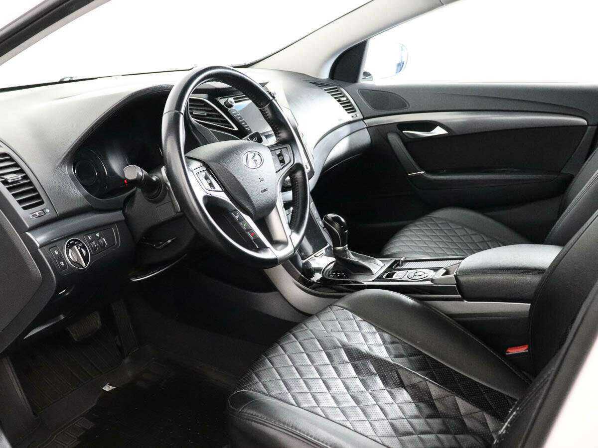 Купить Hyundai i40 с пробегом. Фото: #8