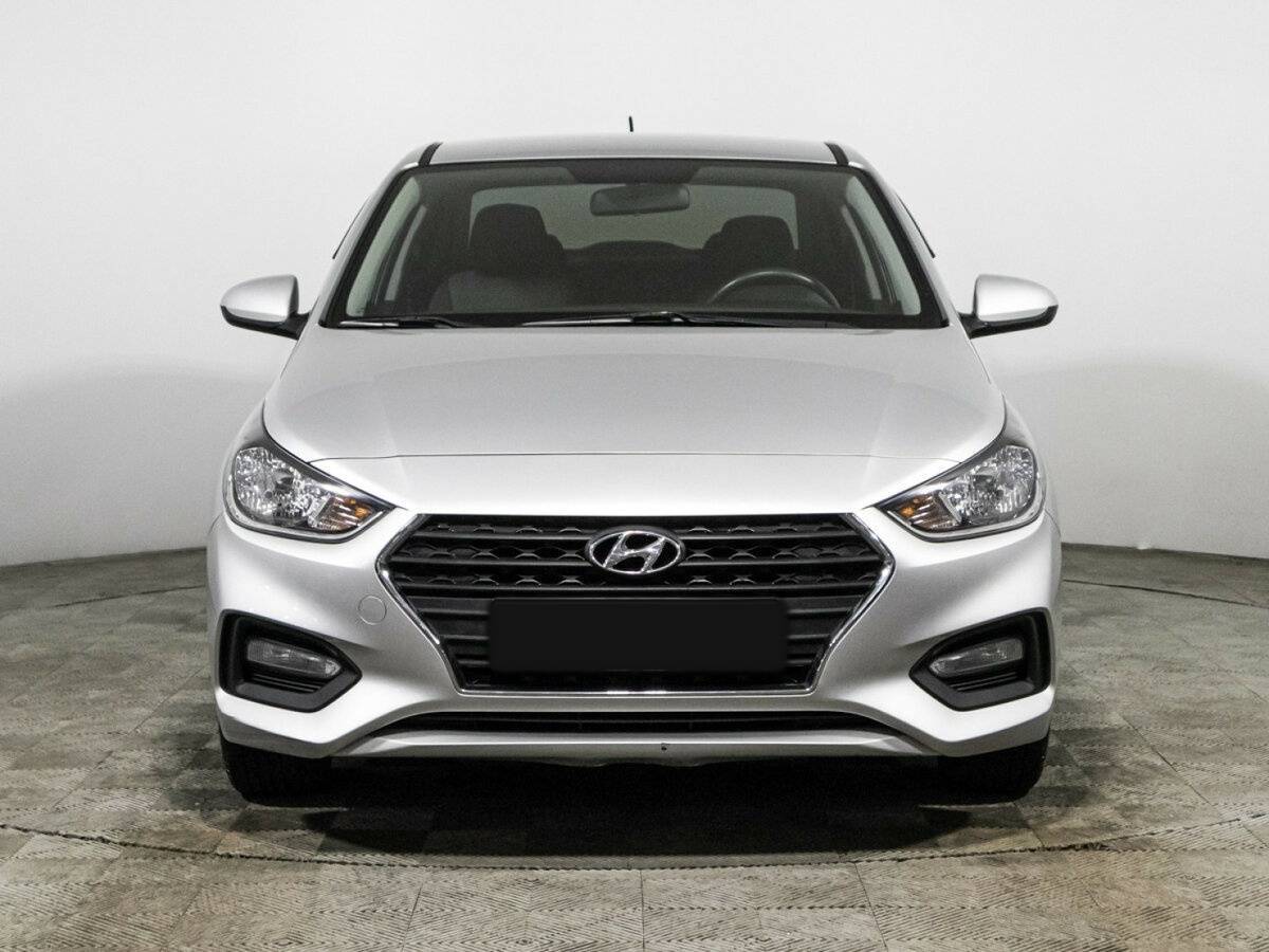 Купить Hyundai Solaris с пробегом. Фото: #1