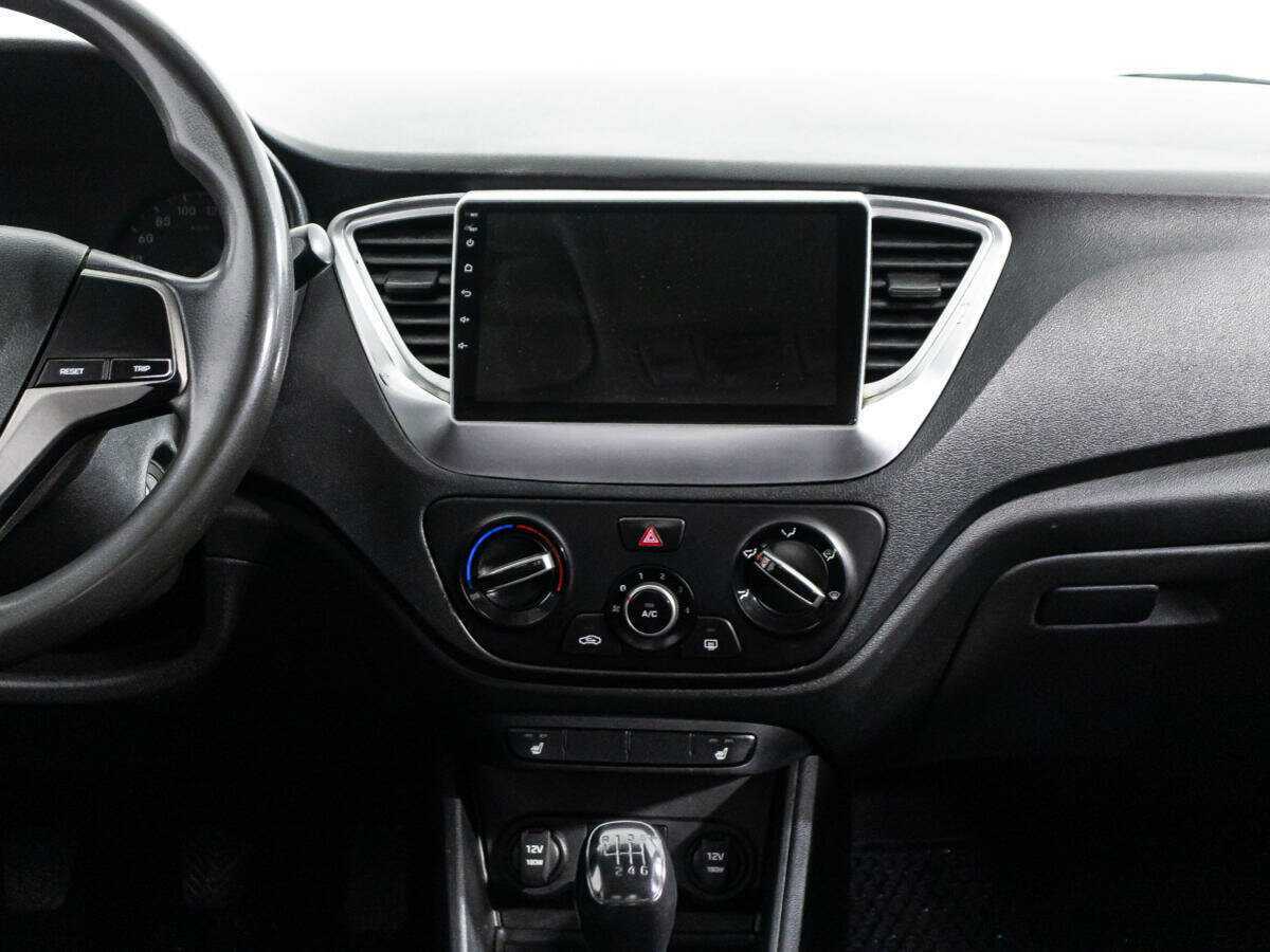 Купить Hyundai Solaris с пробегом. Фото: #13