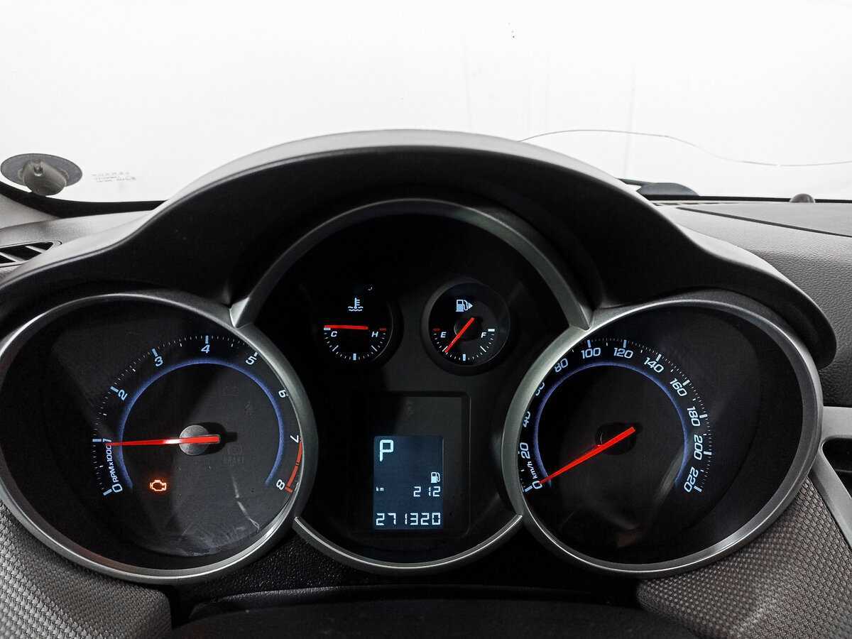 Купить Chevrolet Cruze с пробегом. Фото: #9