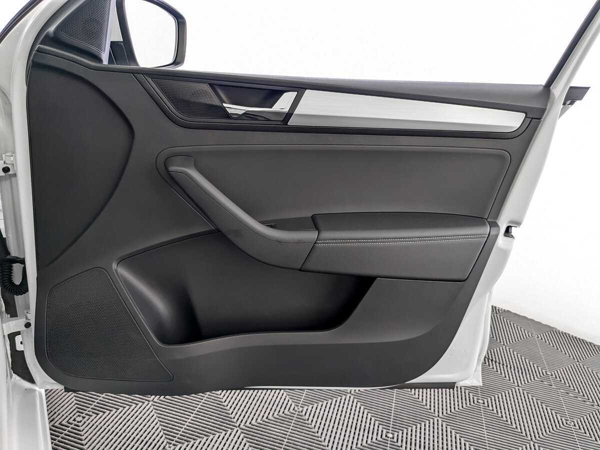 Купить Skoda Rapid с пробегом. Фото: #19