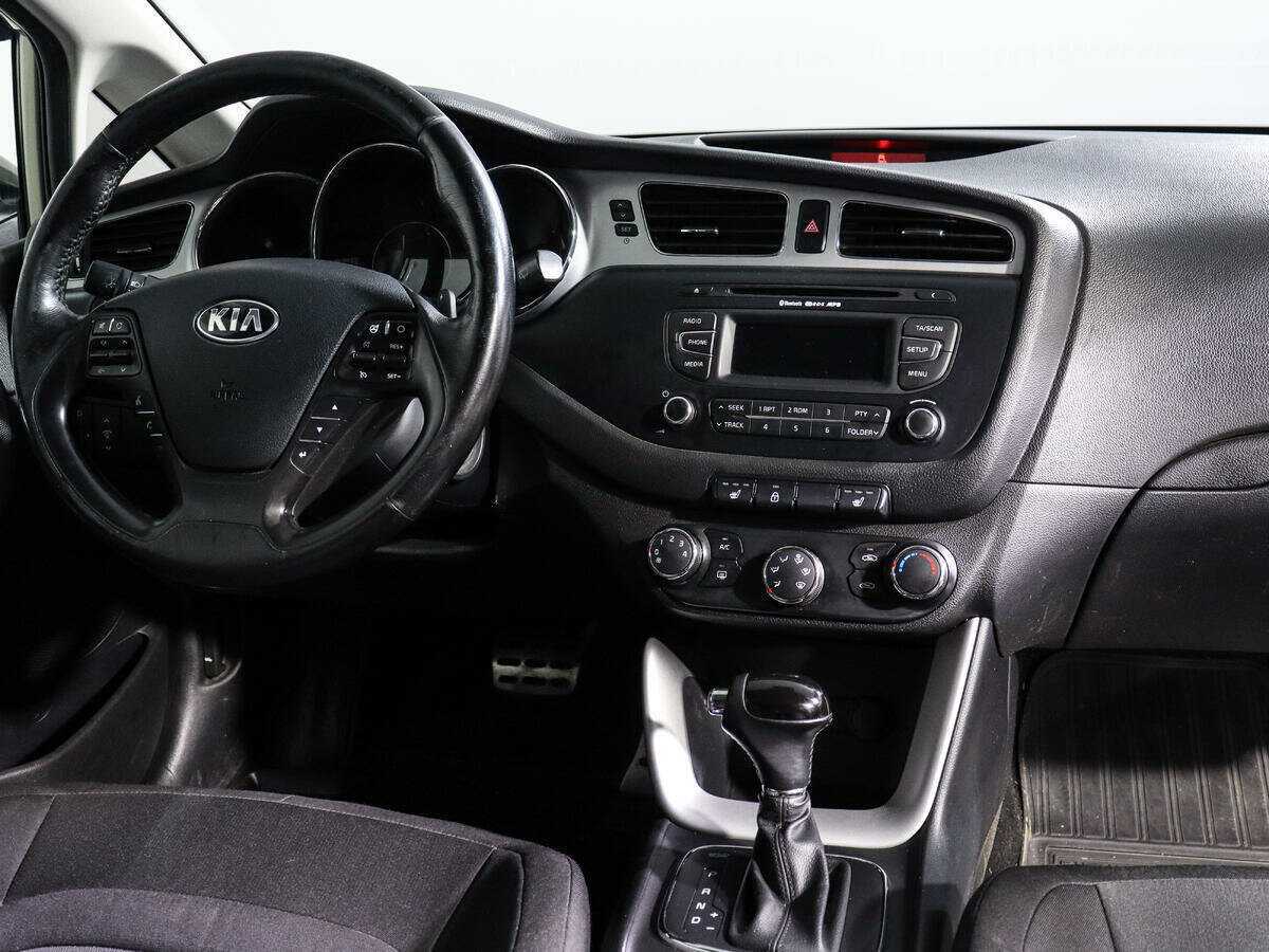 Купить Kia Ceed с пробегом. Фото: #9