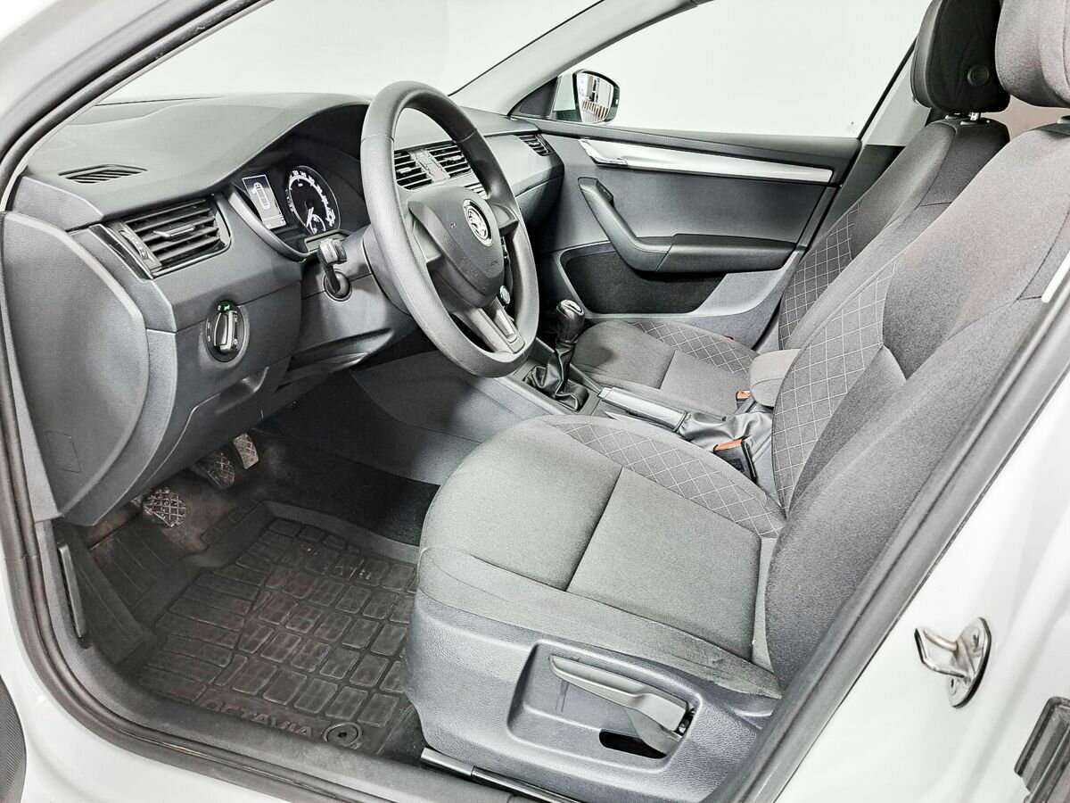 Купить Skoda Octavia с пробегом. Фото: #12