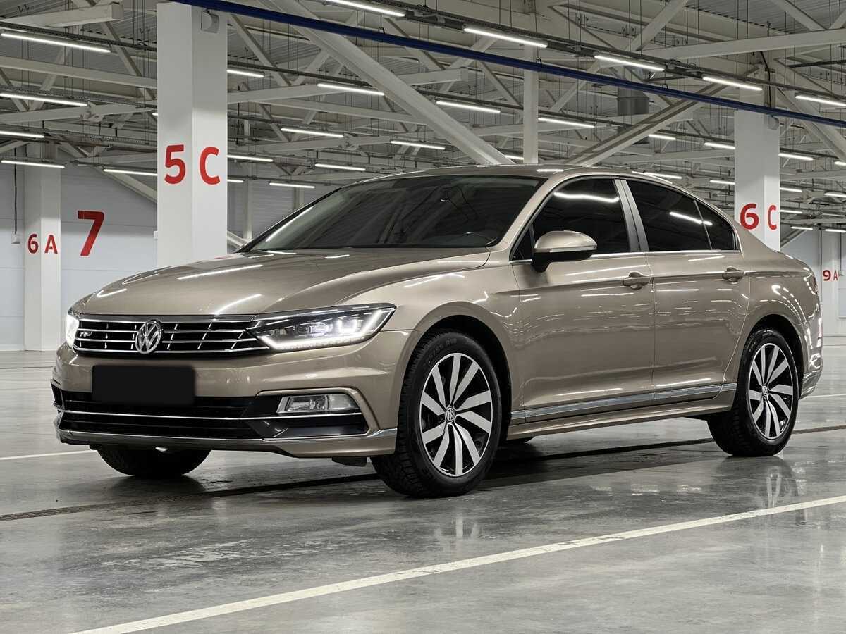 Купить Volkswagen Passat с пробегом. Посмотреть фото