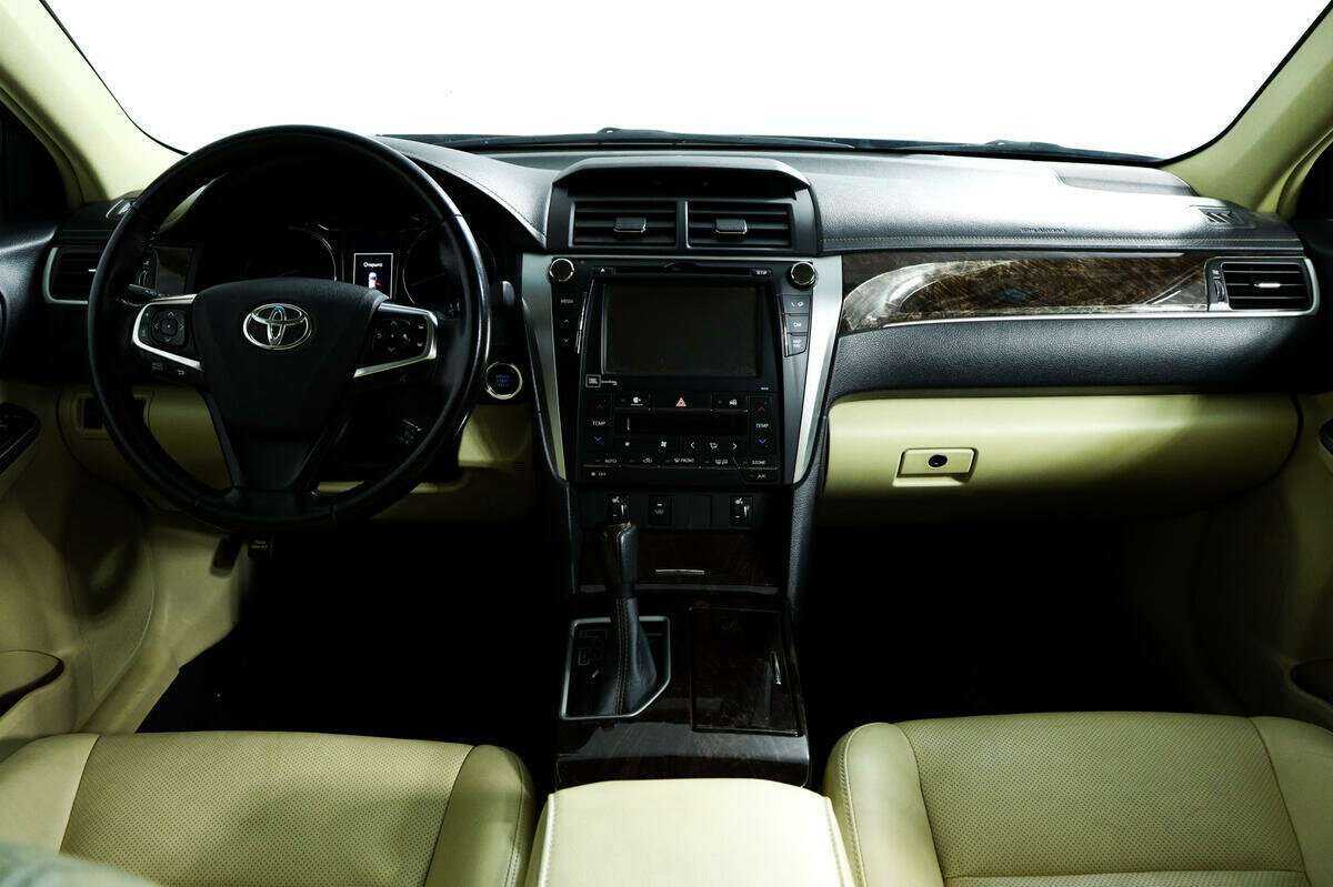 Купить Toyota Camry с пробегом. Фото: #10