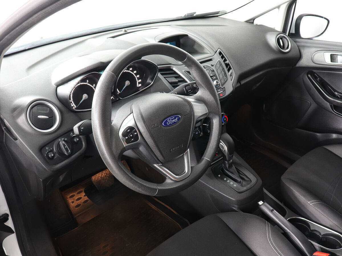 Купить Ford Fiesta с пробегом. Фото: #6