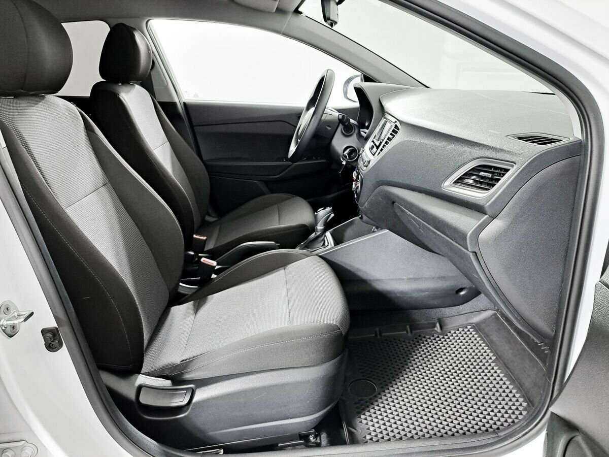 Купить Hyundai Solaris с пробегом. Фото: #10