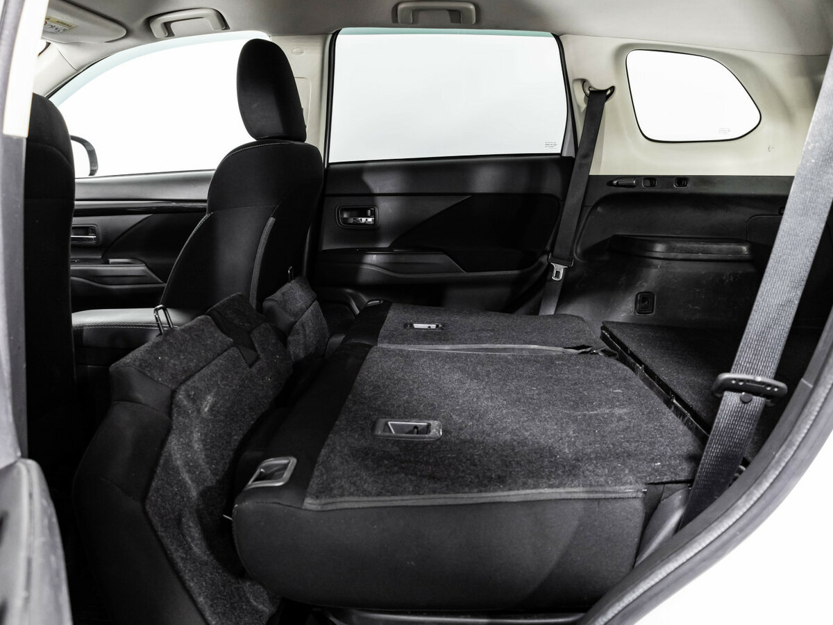 Купить Mitsubishi Outlander с пробегом. Фото: #17