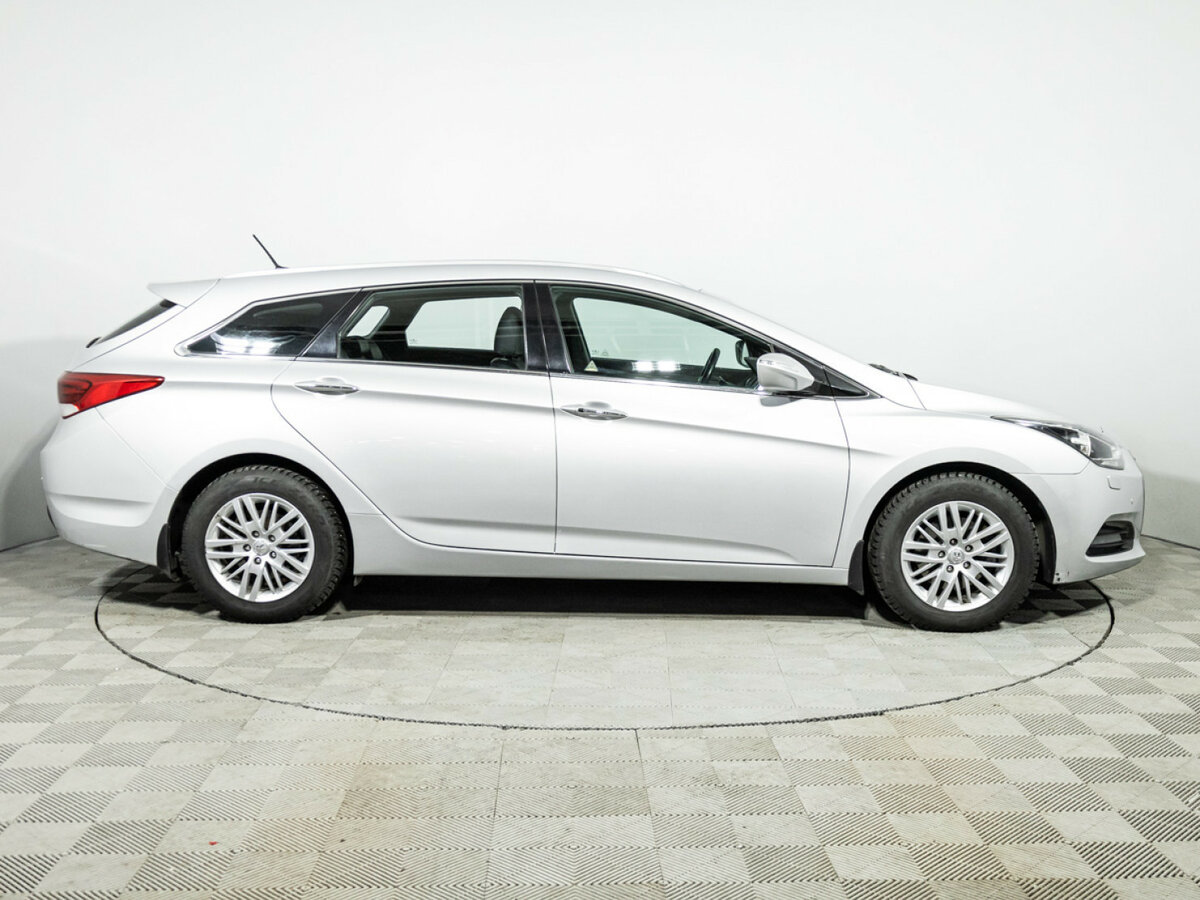 Купить Hyundai i40 с пробегом. Фото: #3