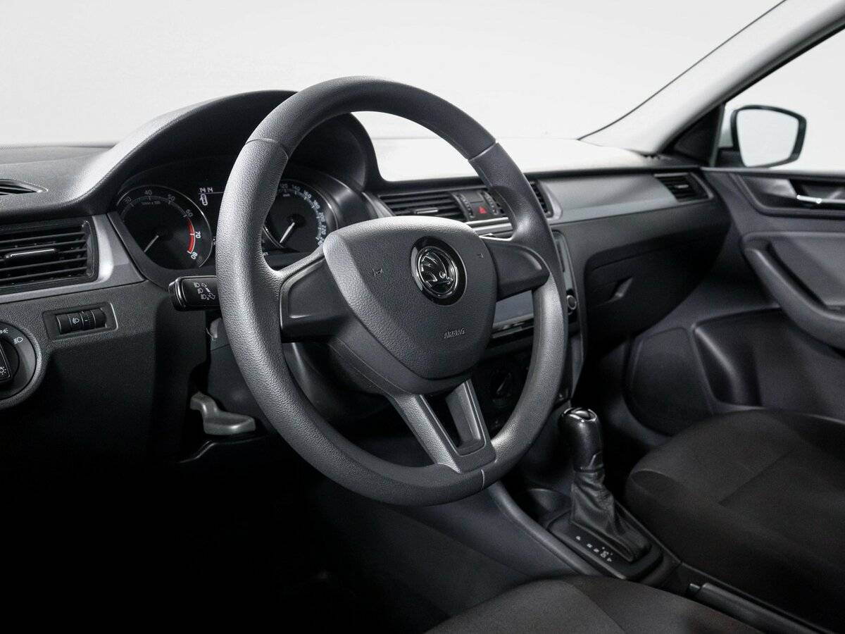 Купить Skoda Rapid с пробегом. Фото: #13