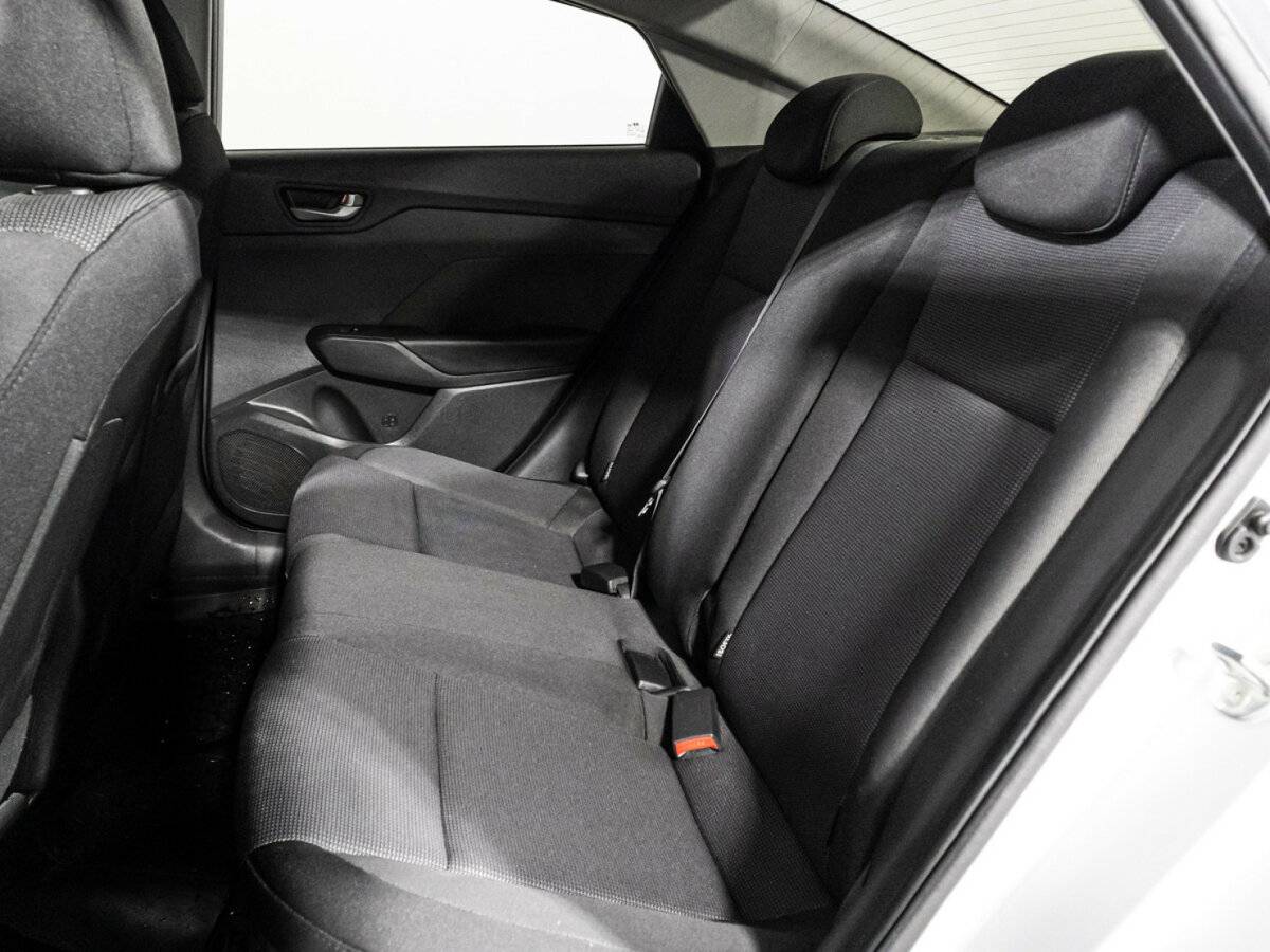 Купить Hyundai Solaris с пробегом. Фото: #9