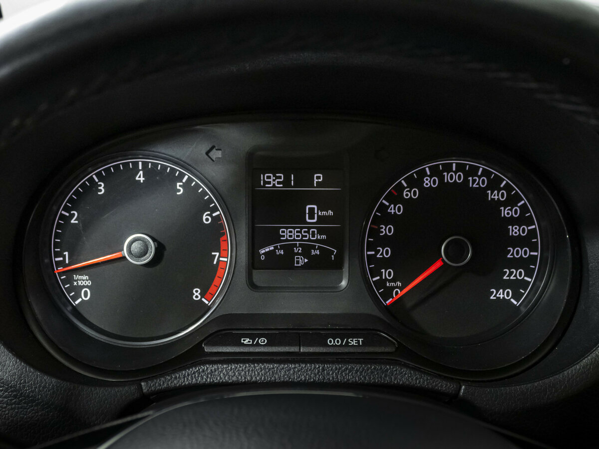 Купить Volkswagen Polo с пробегом. Фото: #9