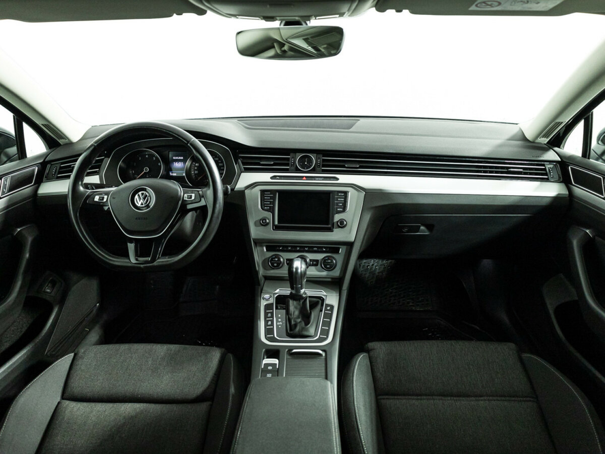 Купить Volkswagen Passat с пробегом. Фото: #10