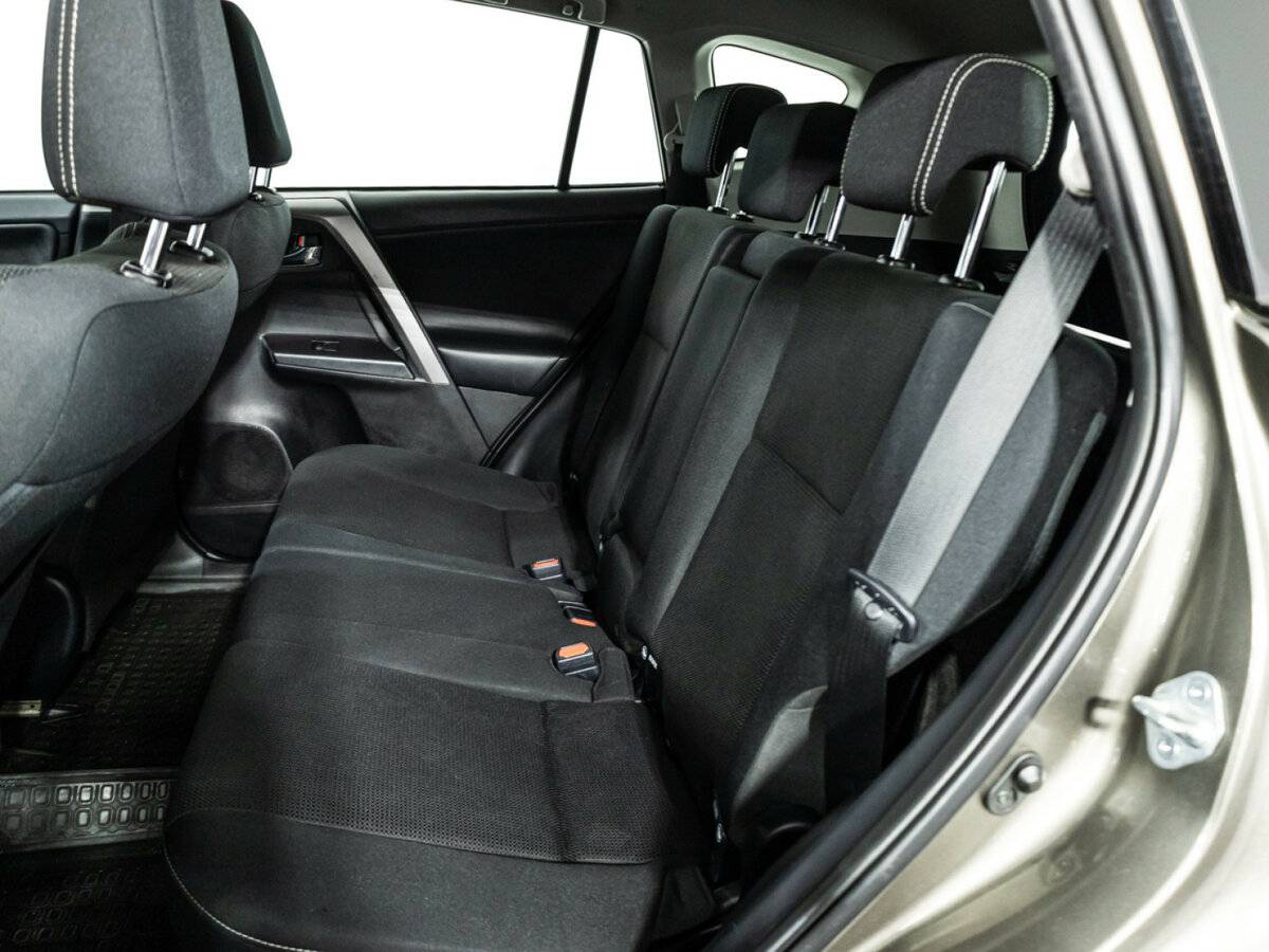 Купить Toyota RAV4 с пробегом. Фото: #9