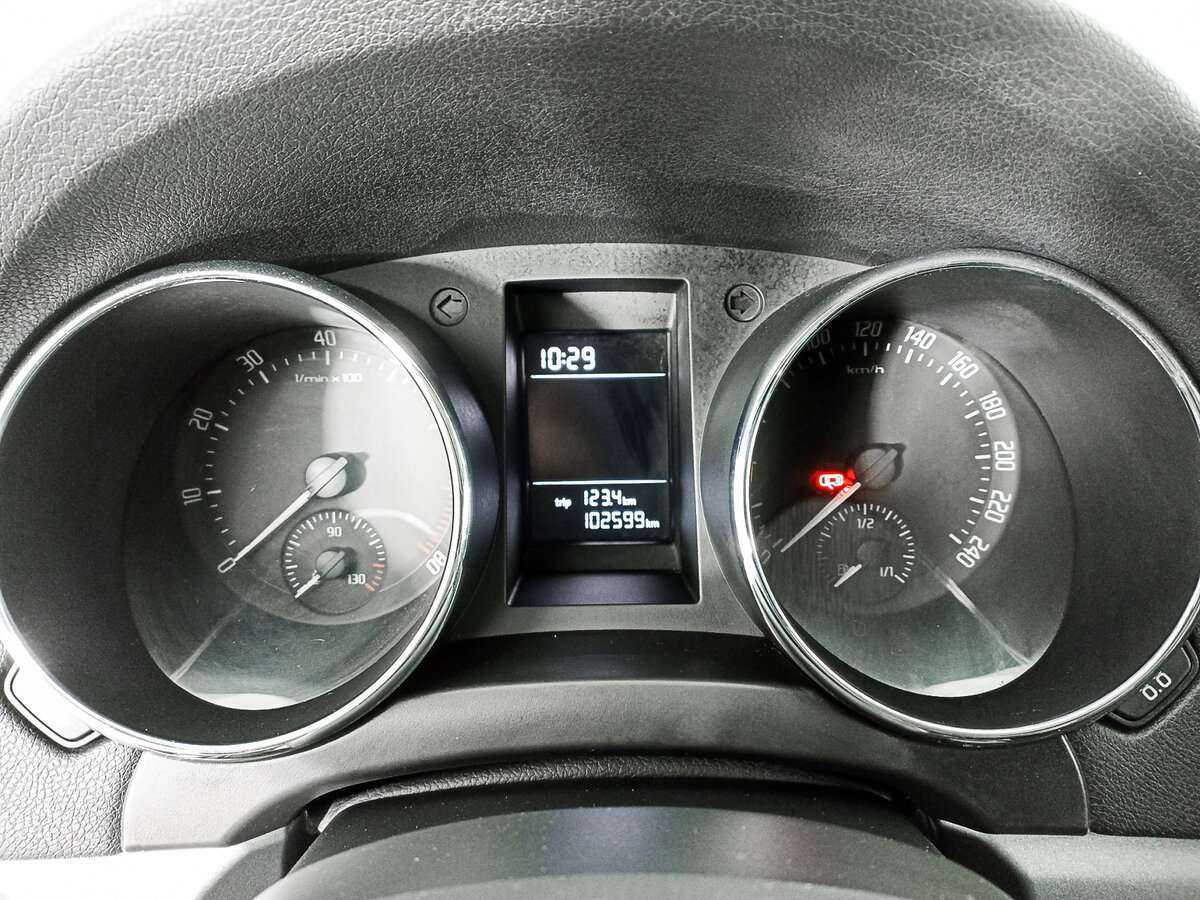 Купить Skoda Yeti с пробегом. Фото: #10