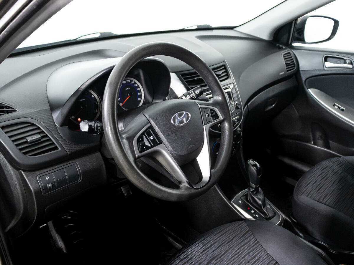 Купить Hyundai Solaris с пробегом. Фото: #10