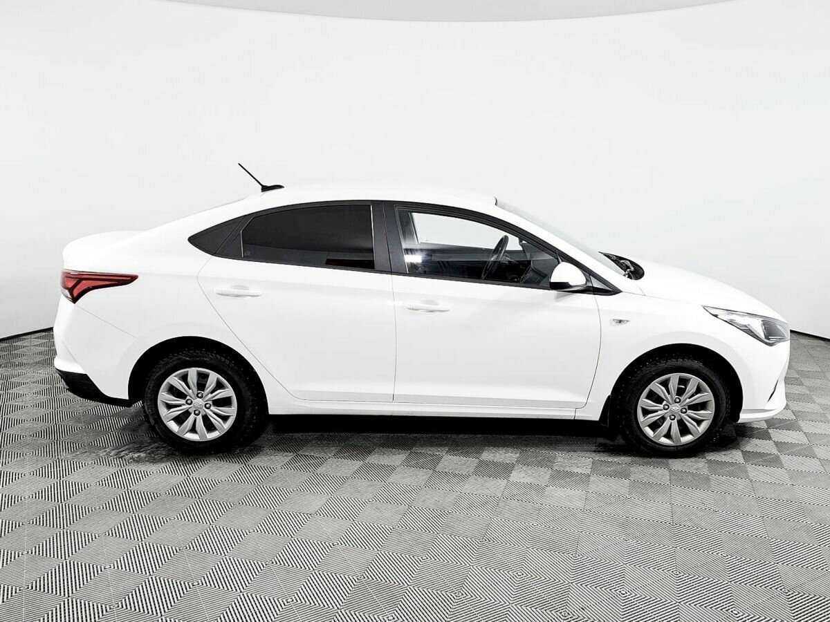 Купить Hyundai Solaris с пробегом. Фото: #3