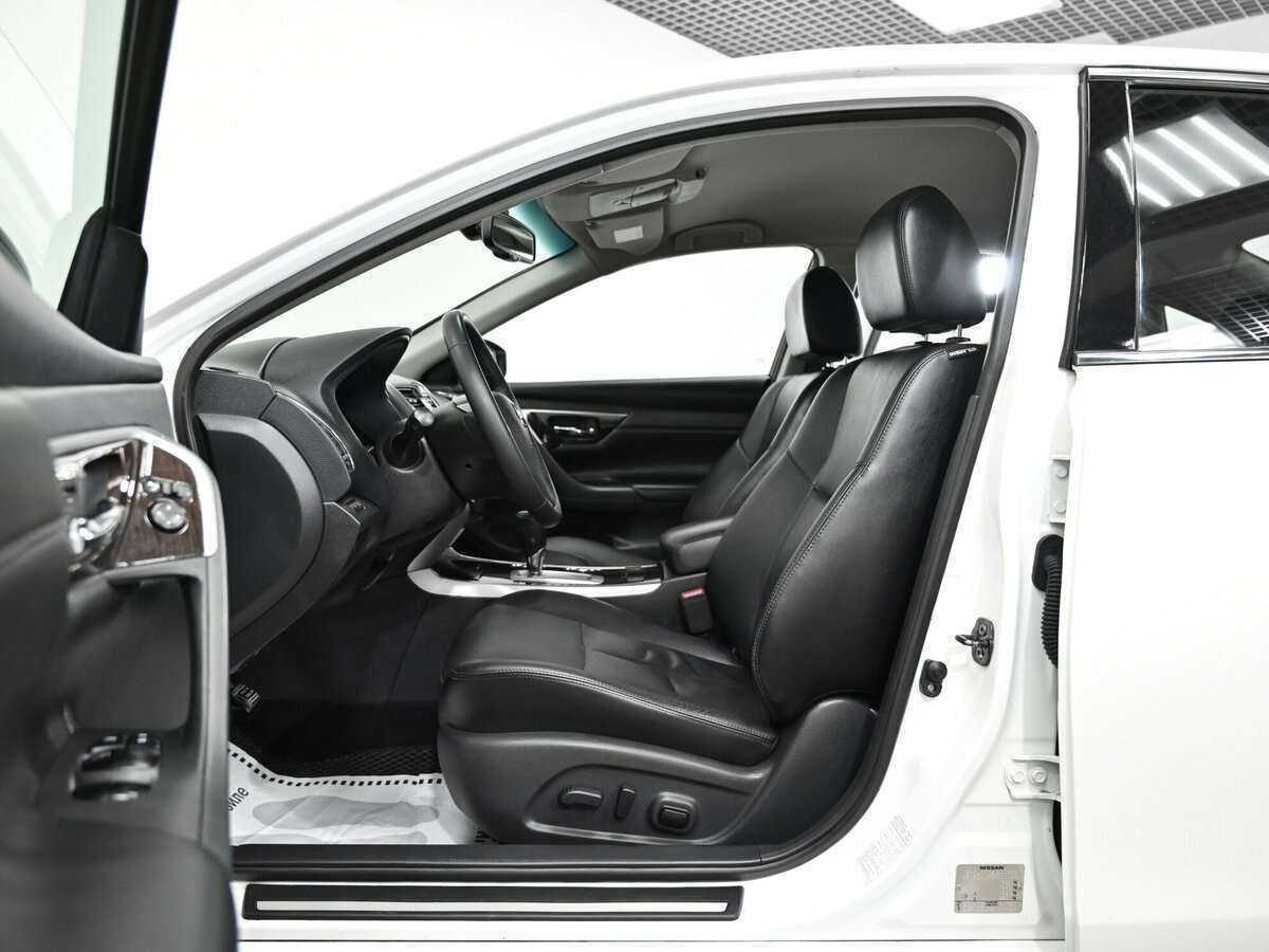 Купить Nissan Teana с пробегом. Фото: #4