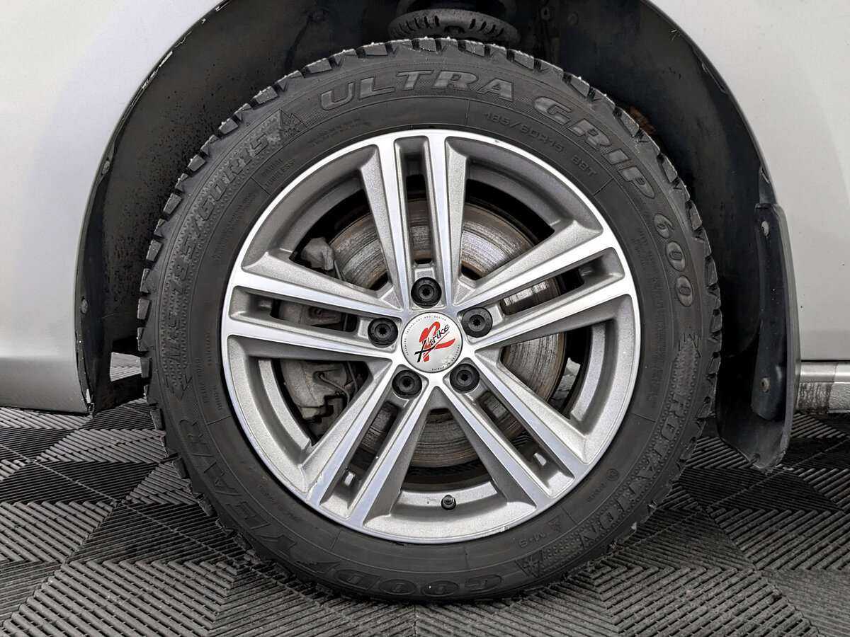 Купить Volkswagen Polo с пробегом. Фото: #16