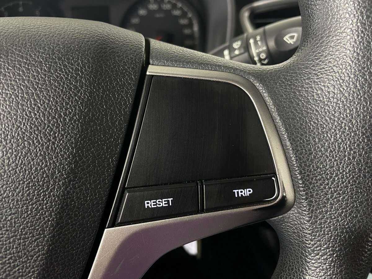 Купить Hyundai Solaris с пробегом. Фото: #17