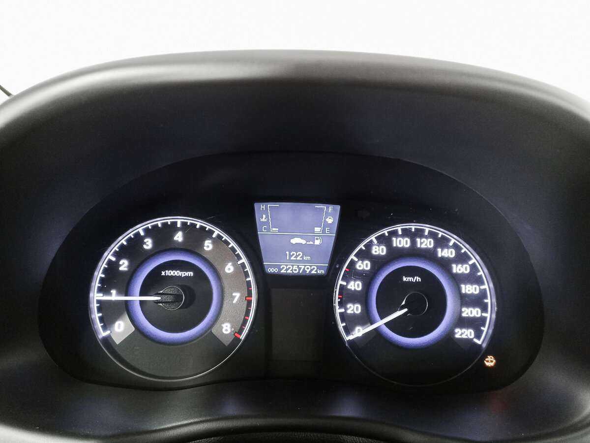 Купить Hyundai Solaris с пробегом. Фото: #8