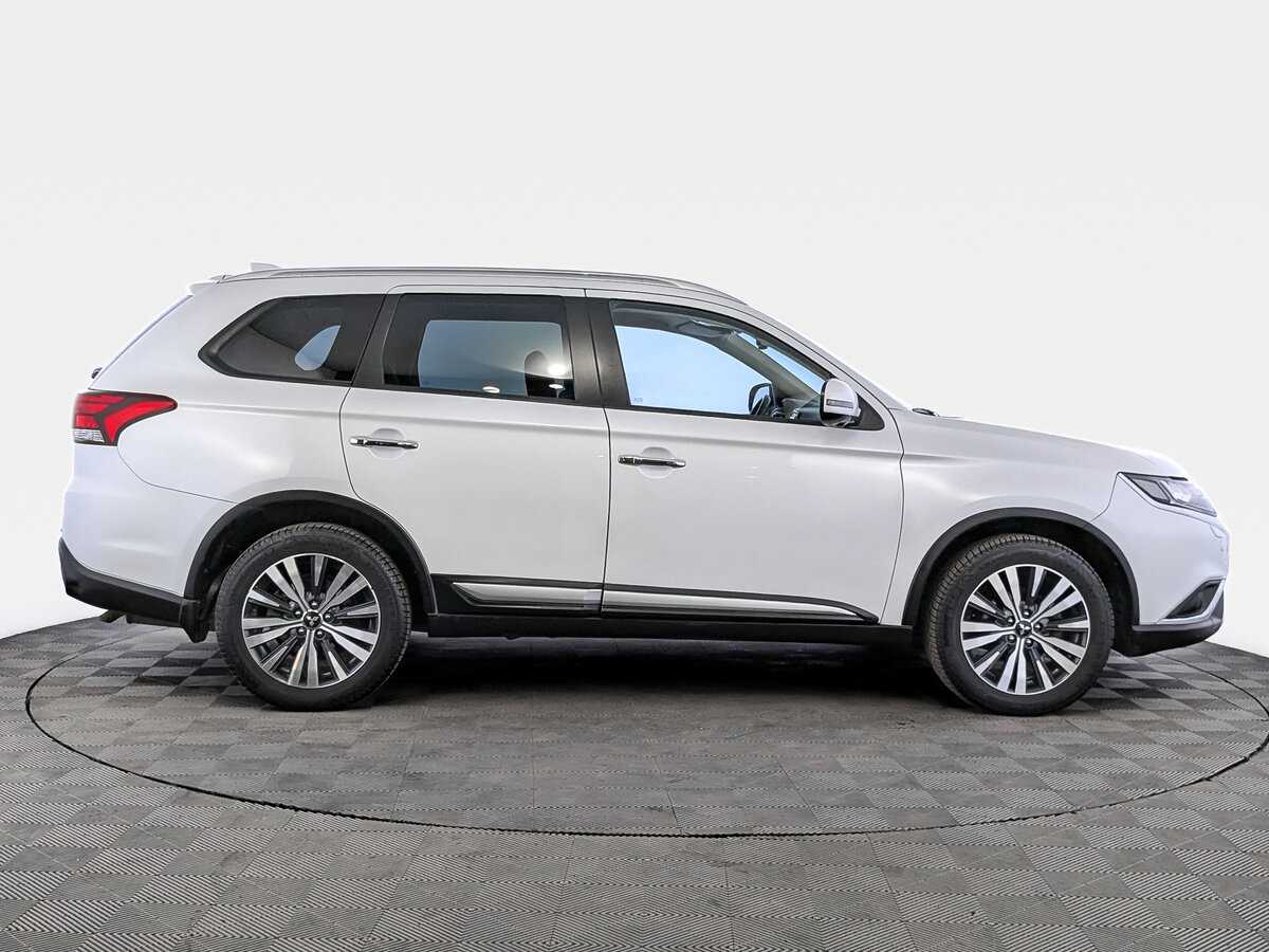 Купить Mitsubishi Outlander с пробегом. Фото: #3
