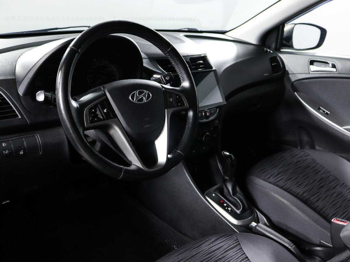 Купить Hyundai Solaris с пробегом. Фото: #11