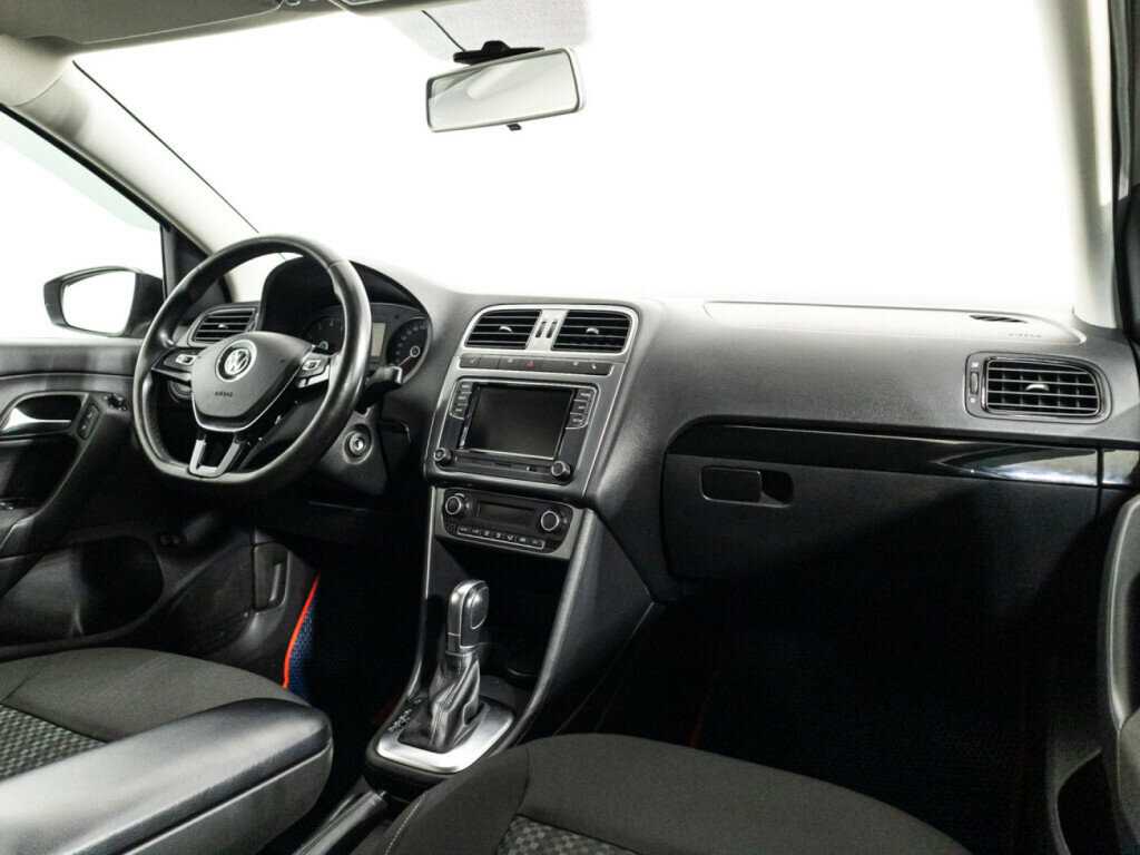 Купить Volkswagen Polo с пробегом. Фото: #8