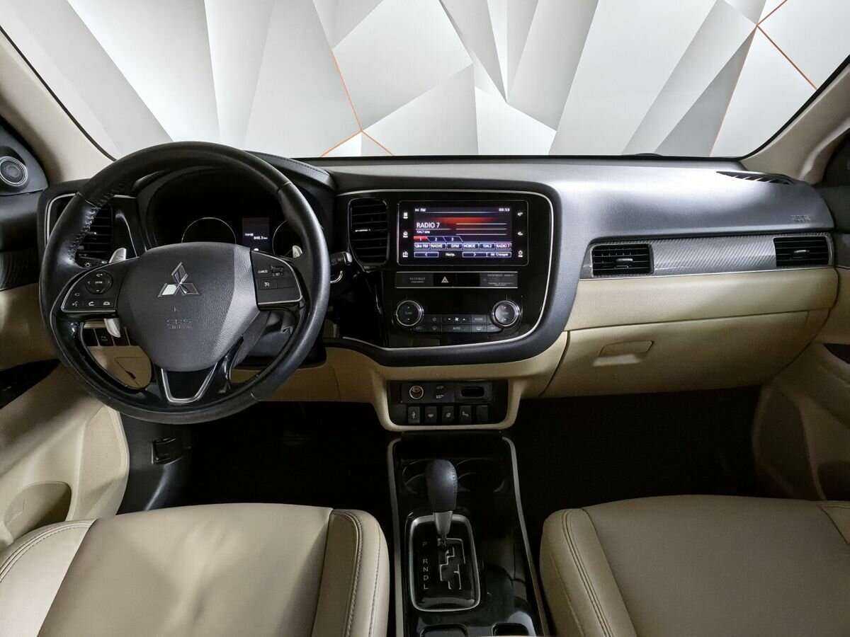 Купить Mitsubishi Outlander с пробегом. Фото: #9