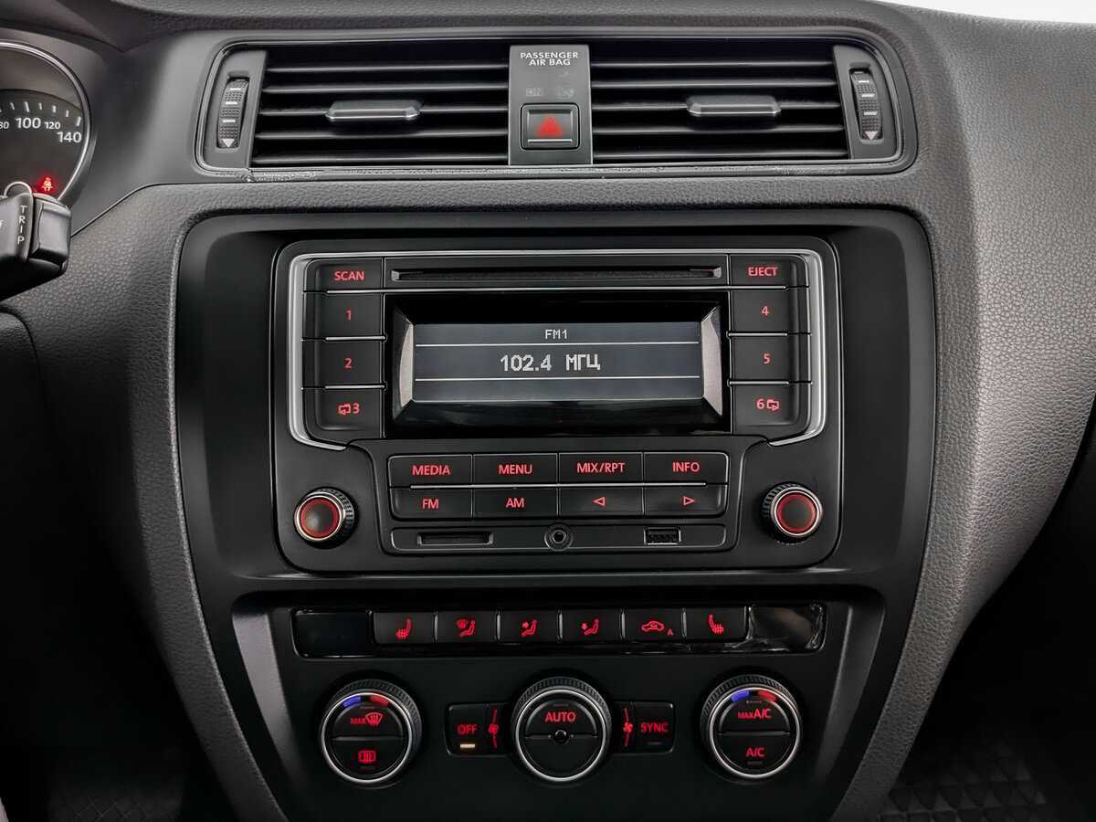 Купить Volkswagen Jetta с пробегом. Фото: #12