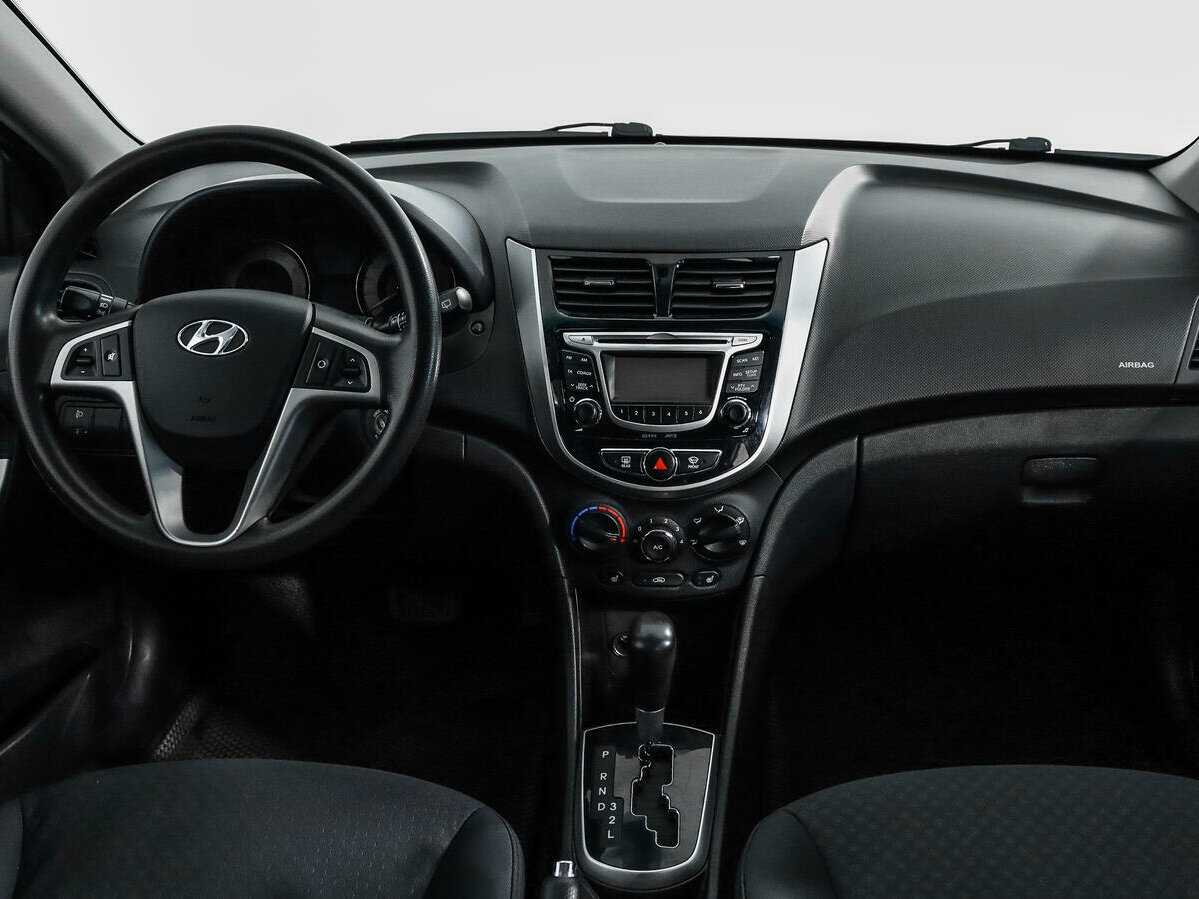 Купить Hyundai Solaris с пробегом. Фото: #11