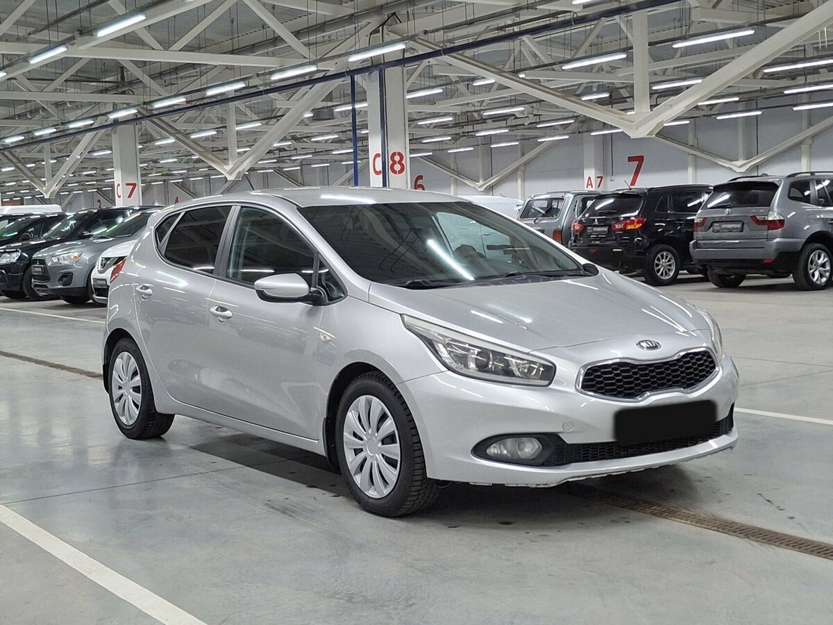Купить Kia Ceed с пробегом. Фото: #2