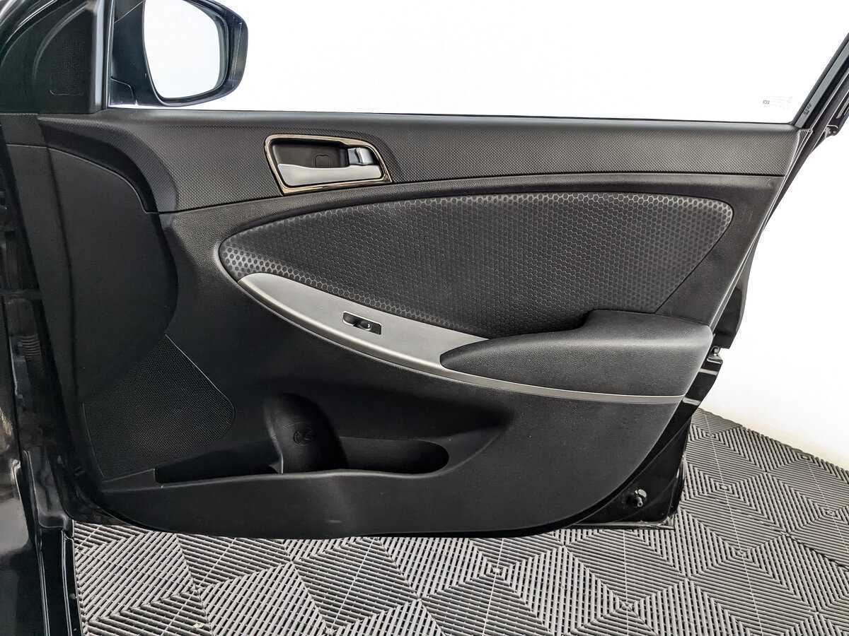 Купить Hyundai Solaris с пробегом. Фото: #19