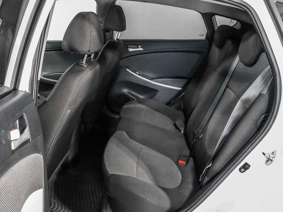 Купить Hyundai Solaris с пробегом. Фото: #9