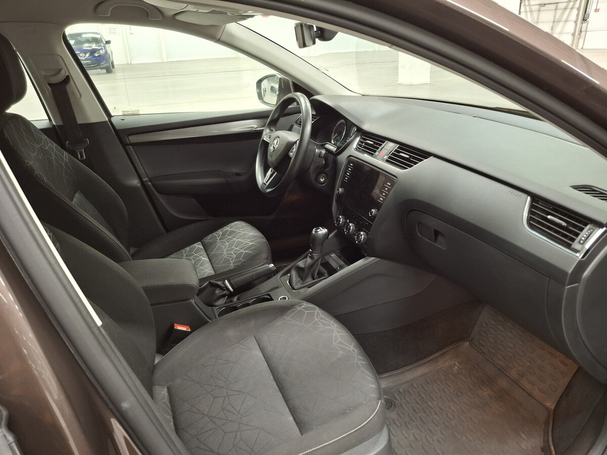 Купить Skoda Octavia с пробегом. Фото: #10