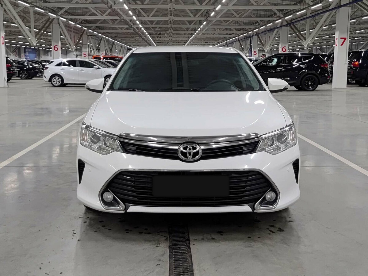Купить Toyota Camry с пробегом. Фото: #1