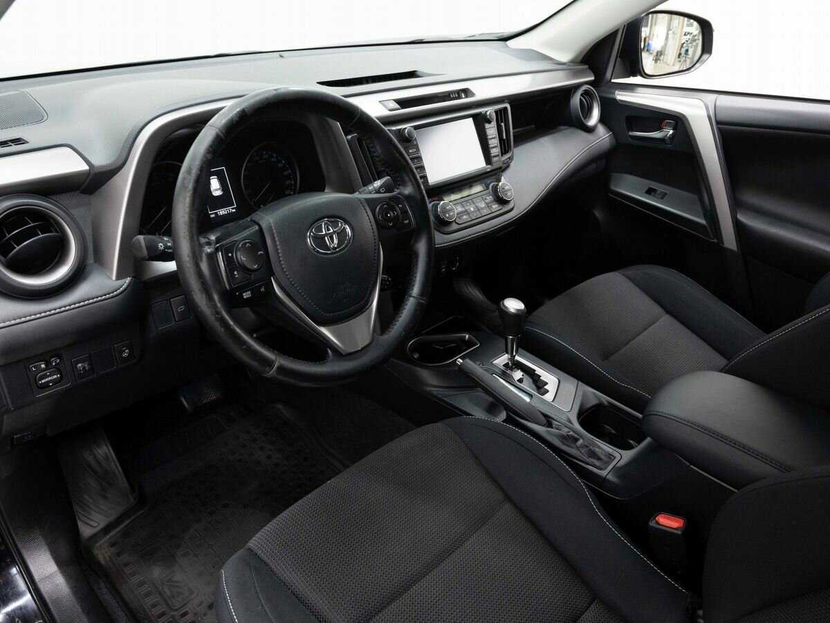 Купить Toyota RAV4 с пробегом. Фото: #7