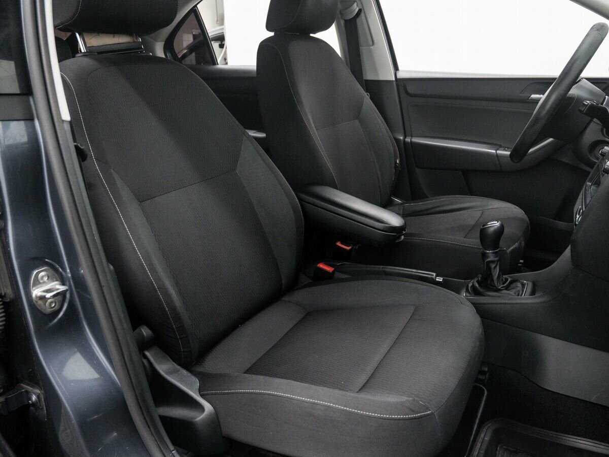 Купить Skoda Rapid с пробегом. Фото: #8