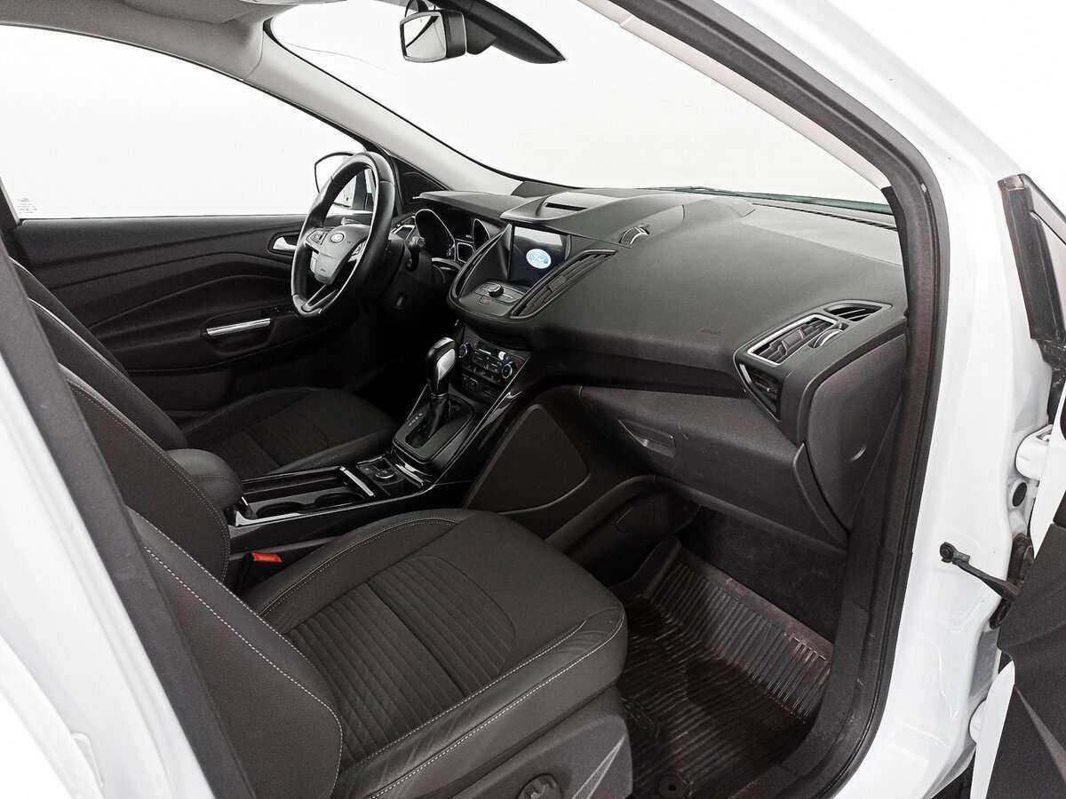 Купить Ford Kuga с пробегом. Фото: #8