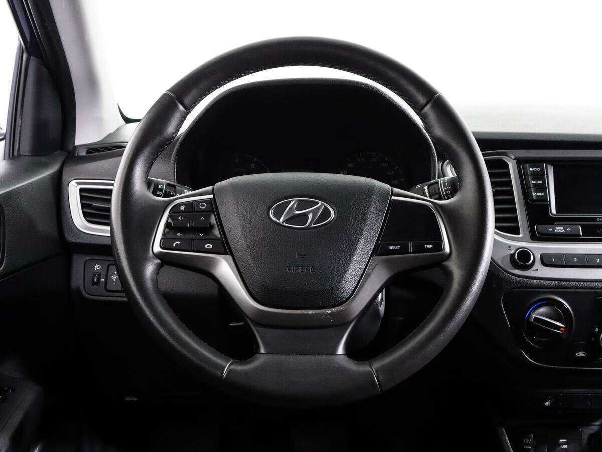 Купить Hyundai Solaris с пробегом. Фото: #9