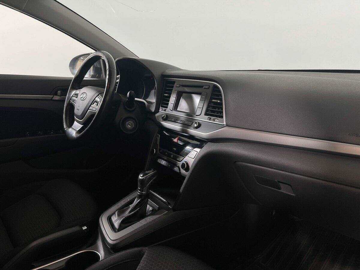 Купить Hyundai Elantra с пробегом. Фото: #8