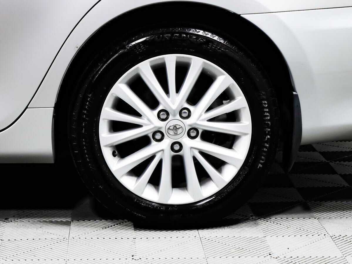 Купить Toyota Camry с пробегом. Фото: #13