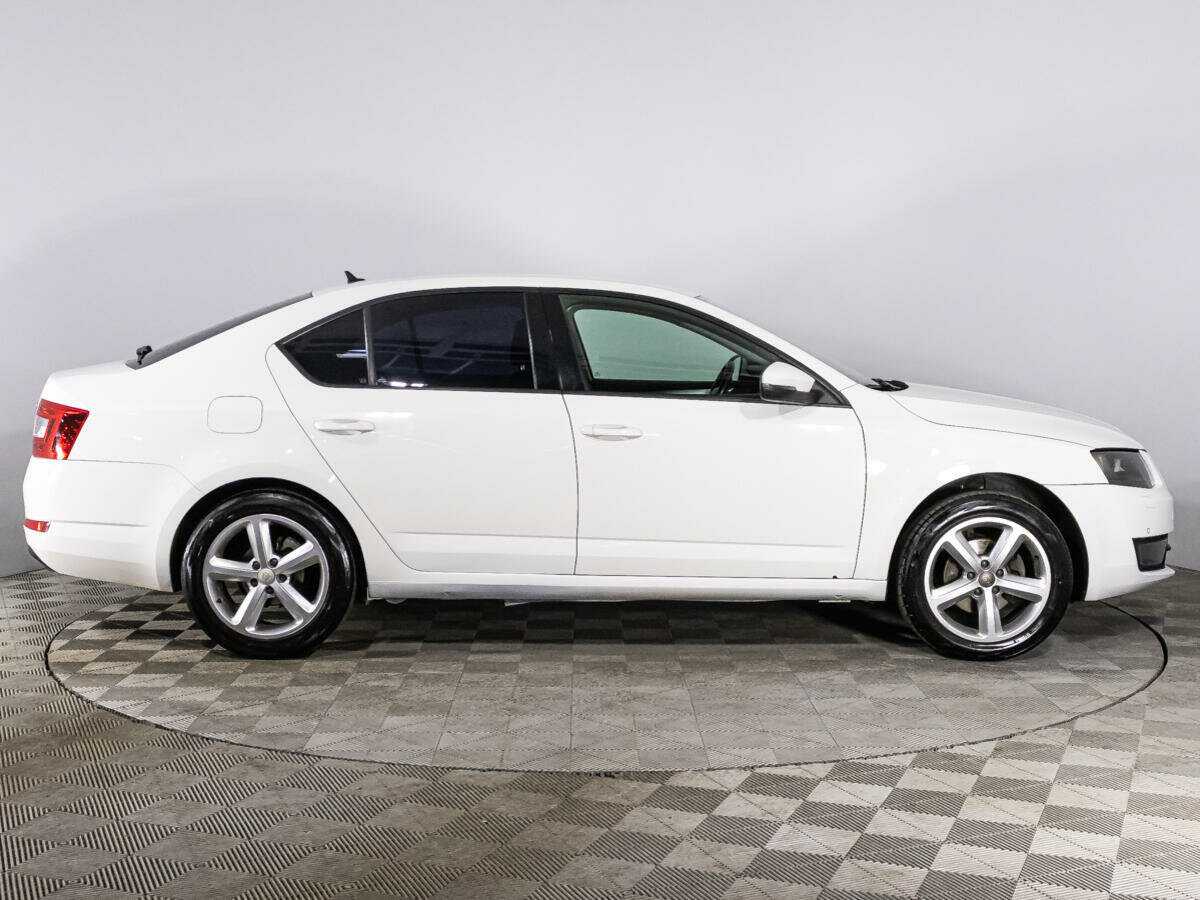 Купить Skoda Octavia с пробегом. Фото: #3