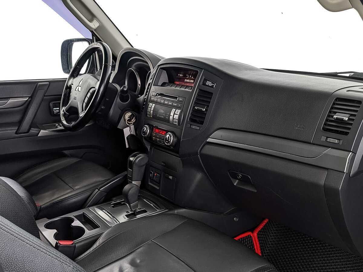 Купить Mitsubishi Pajero с пробегом. Фото: #12