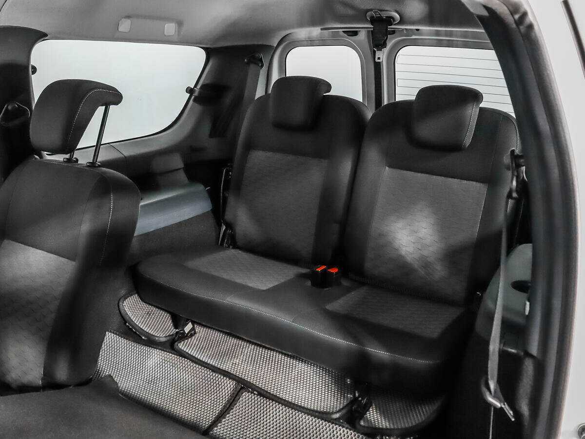 Купить Lada (ВАЗ) Largus с пробегом. Фото: #10