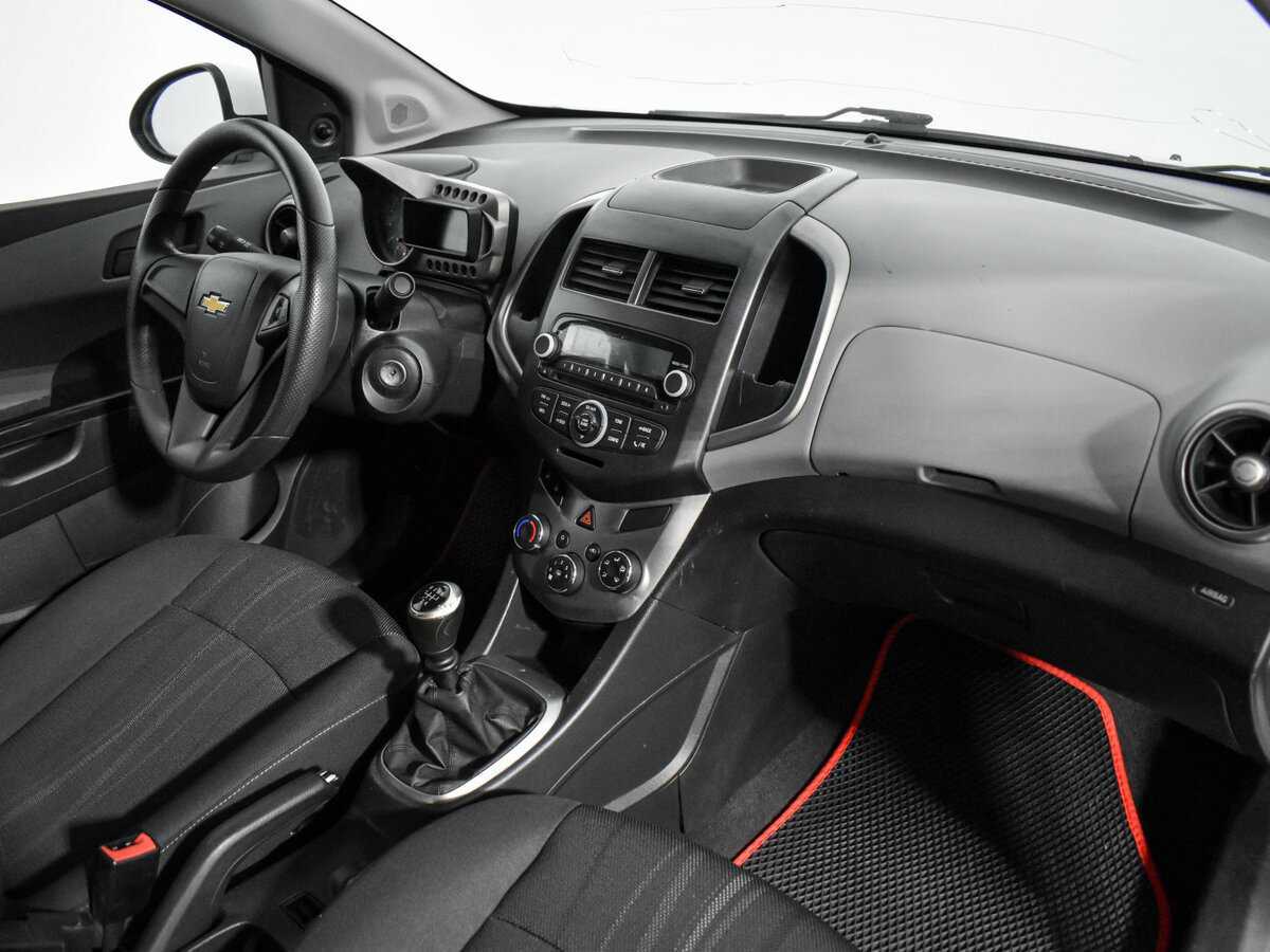 Купить Chevrolet Aveo с пробегом. Фото: #11